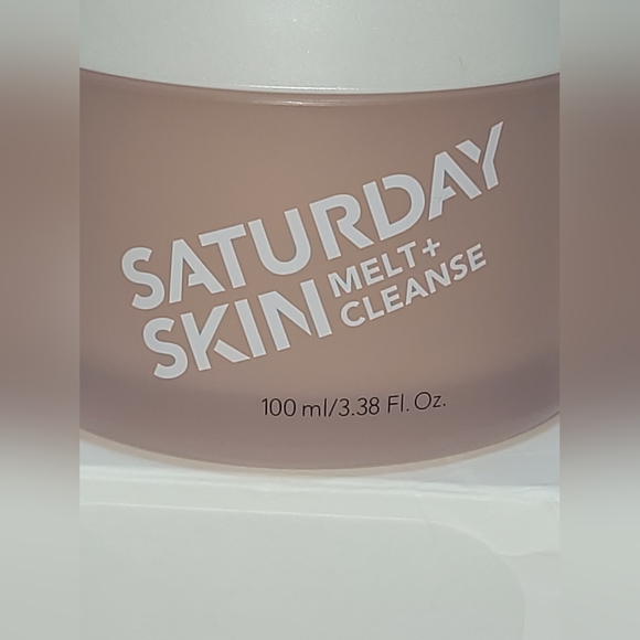 𝐒𝐀𝐓𝐔𝐑𝐃𝐀𝐘 𝐒𝐊𝐈𝐍 - 𝐌𝐞𝐥𝐭 + 𝐂𝐥𝐞𝐚𝐧𝐬𝐞 - Picture 3 of 6